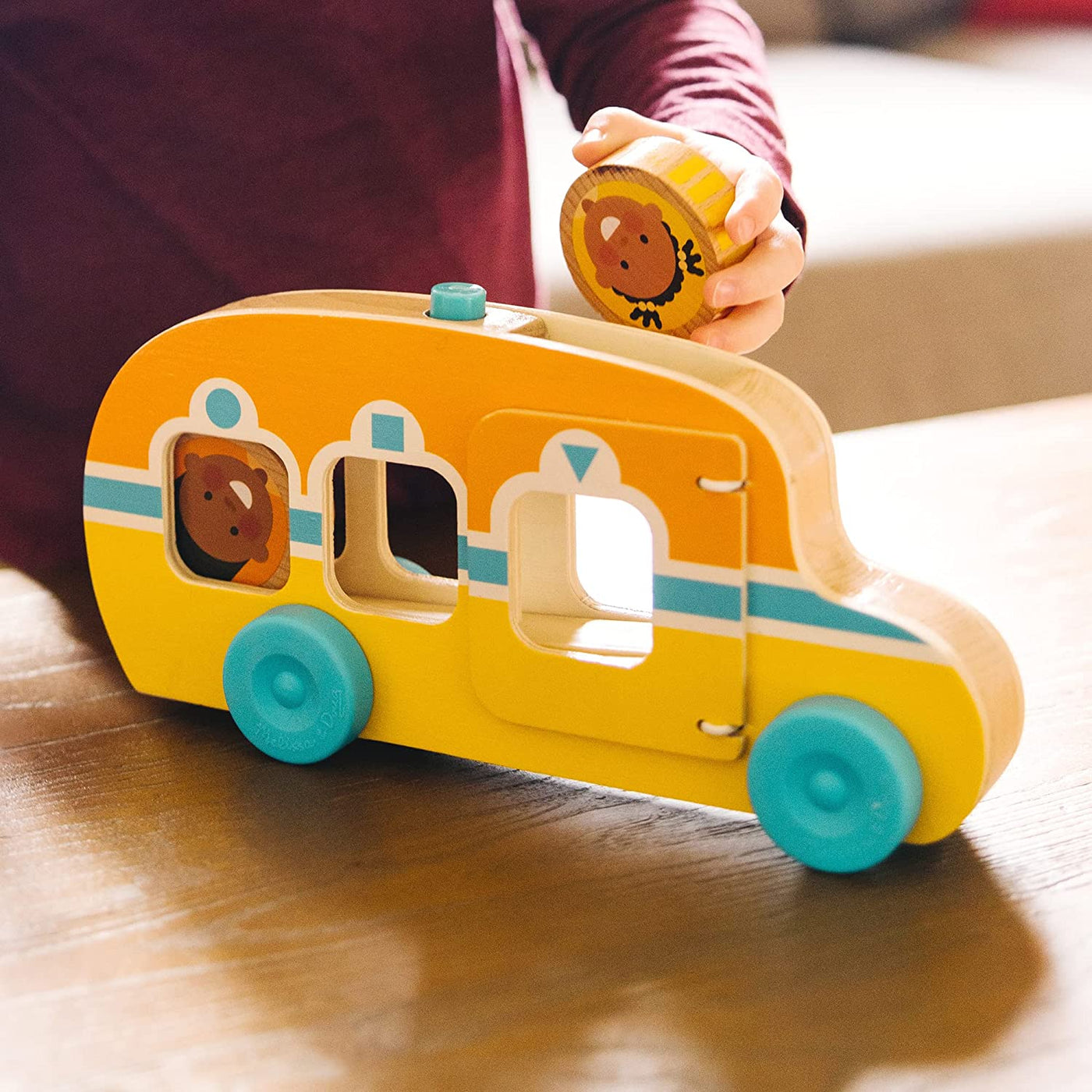 Earthlets.com| Melissa & Doug GO Tots Wooden Race Cars(2 Cars) with Collectible Characters | Wooden Toy for Infants | Developmental Toy for Toddlers | 0+ | Gift for Baby Boys or Baby Girls | FSC-Certified Materials | Earthlets.com |  